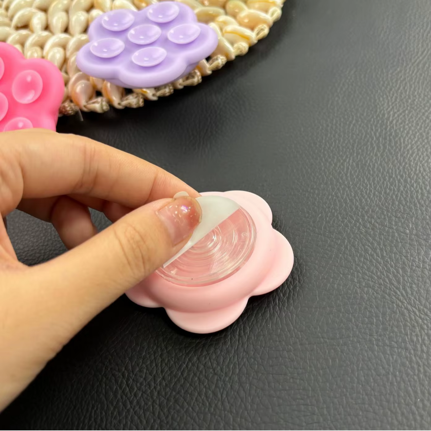 Soporte para teléfono retráctil con ventosa de silicona, flor