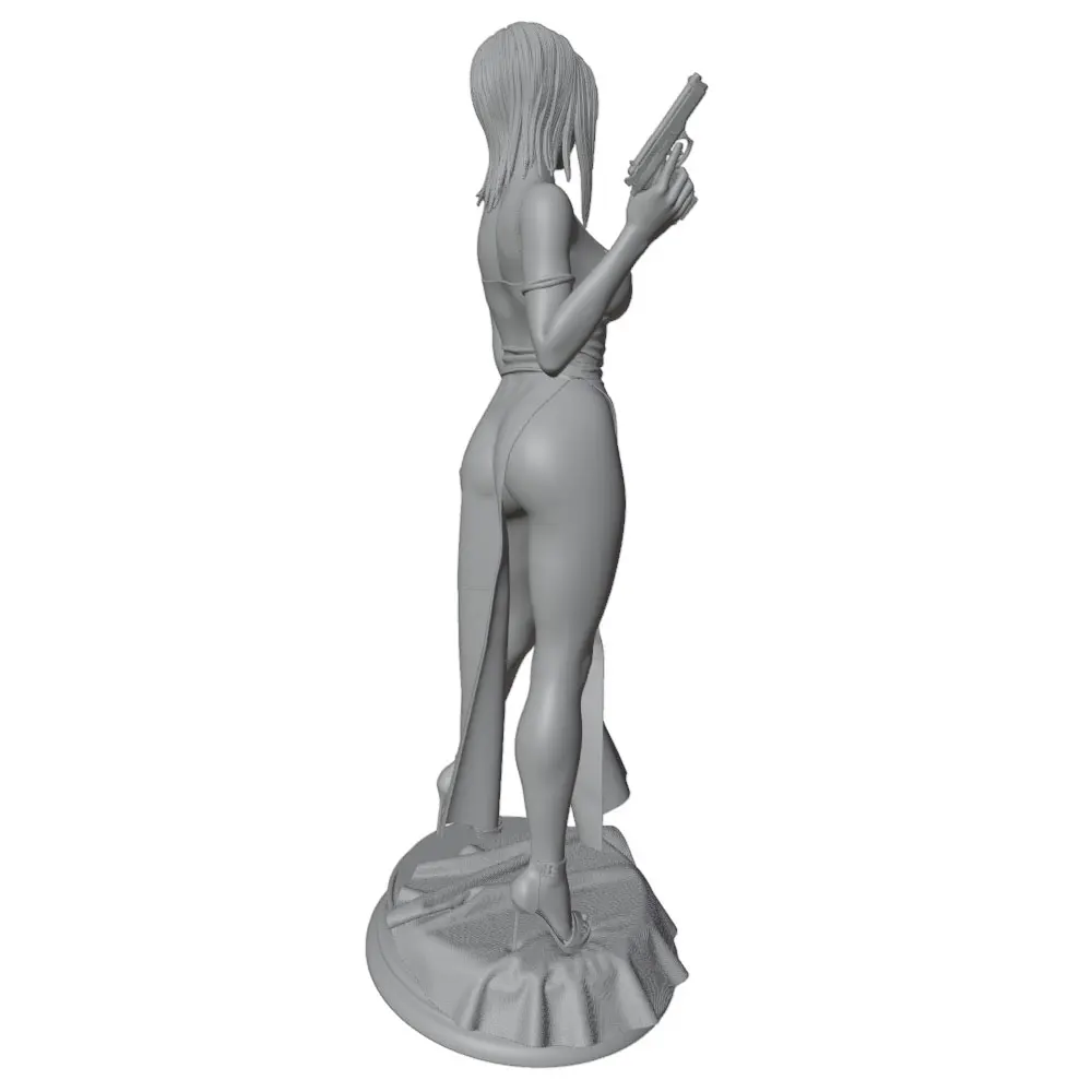 Figura de resina en vista frontal, detalle del rostro y la armadura de la guerrera