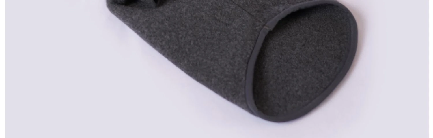 Detalle del cuello alto y diseño