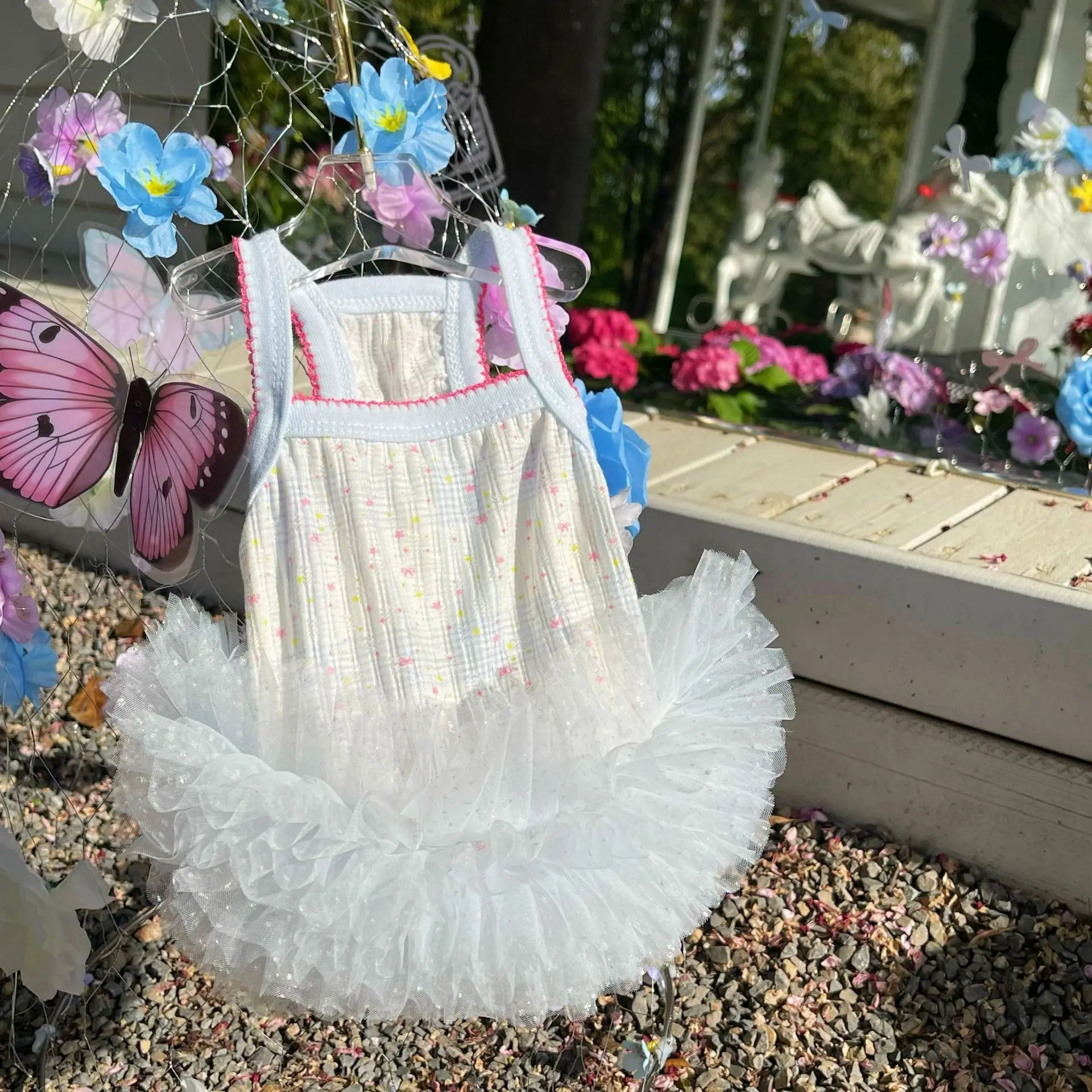 Chaleco sling de malla en color rosa para perro pequeño