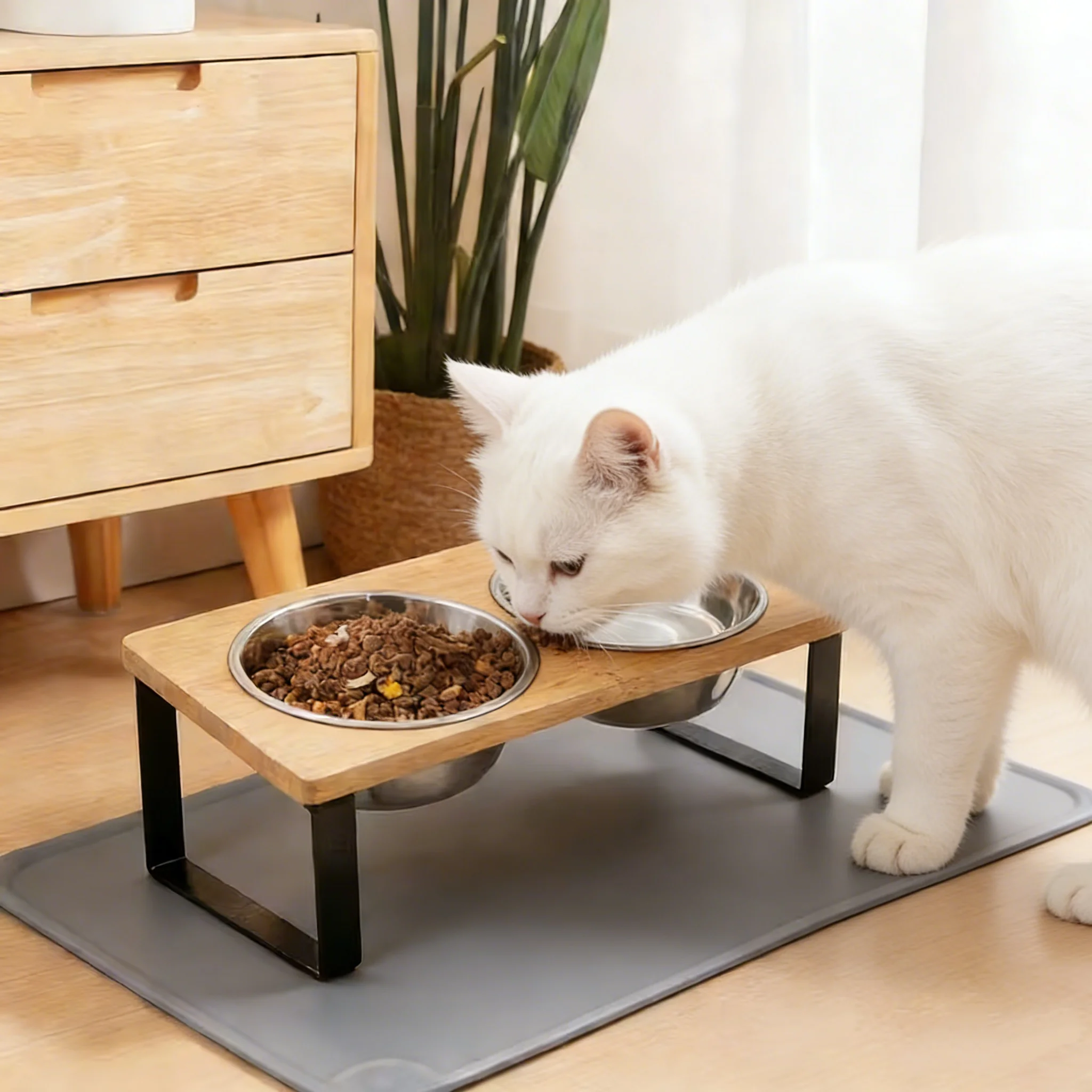 Comedero dual para gatos con diseño elevado