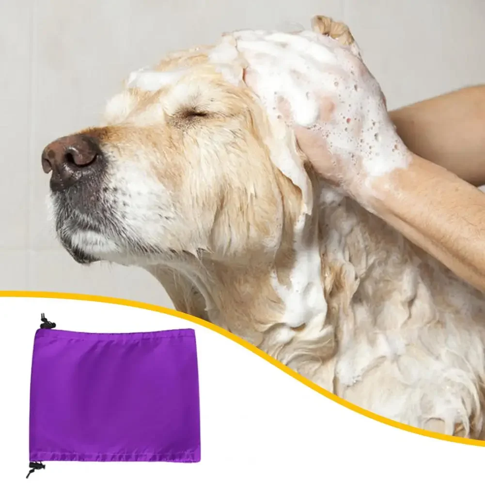 Gorro de ducha perro en uso lluvia