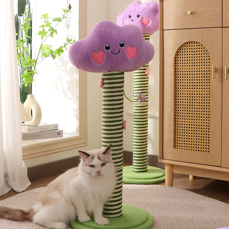 Plataforma superior con caseta acogedora para gatos