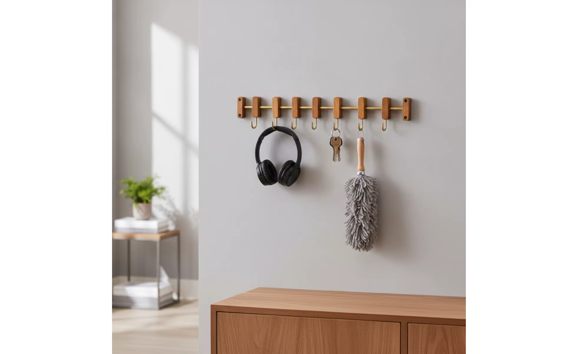 Perchero de madera con ganchos metálicos deslizantes para pared
