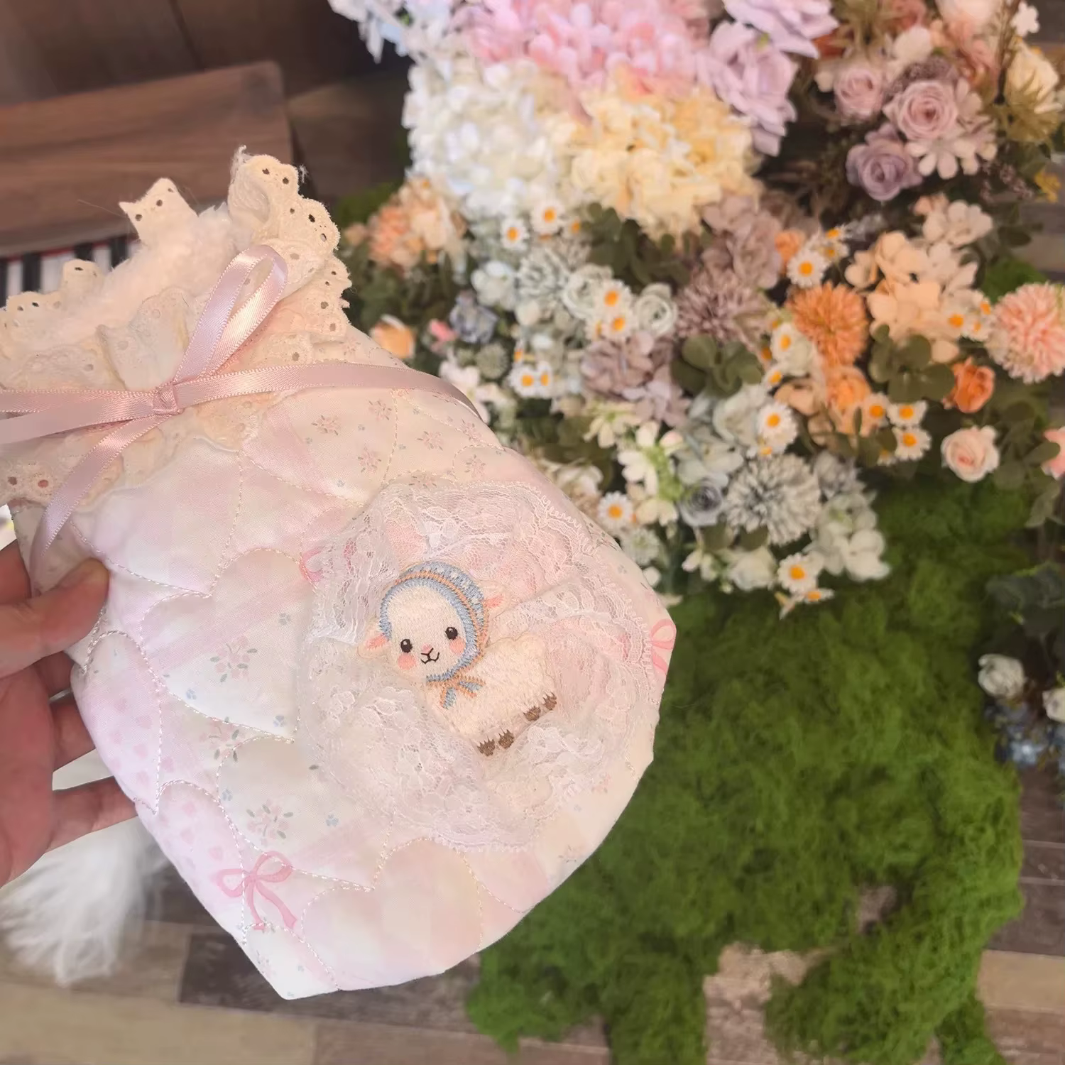 Chaleco floral cálido con encaje para perros pequeños - imagen 2