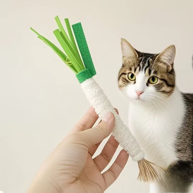 Juguete rompecabezas para gatos mostrando su forma y colores