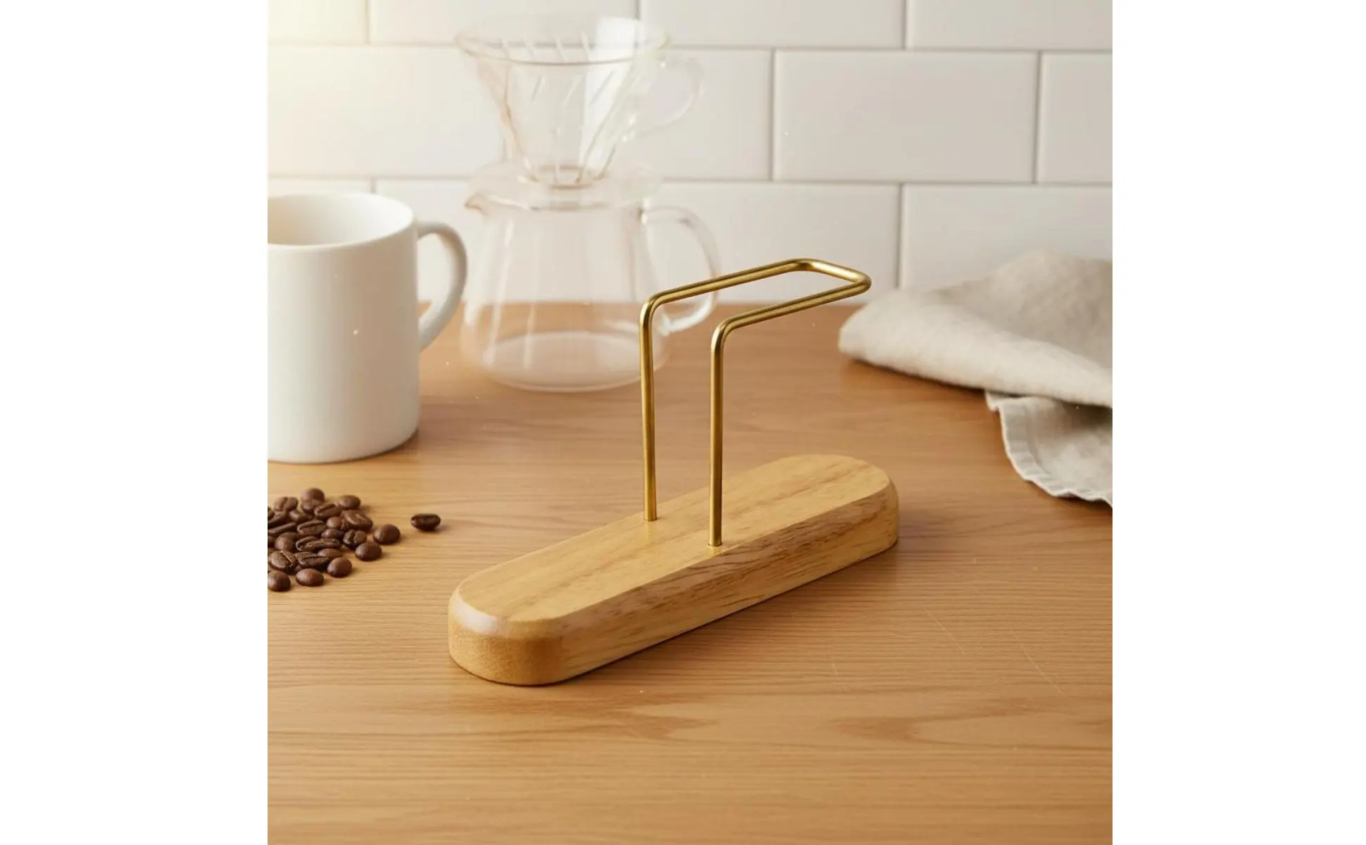 Soporte para colador de café en uso cotidiano
