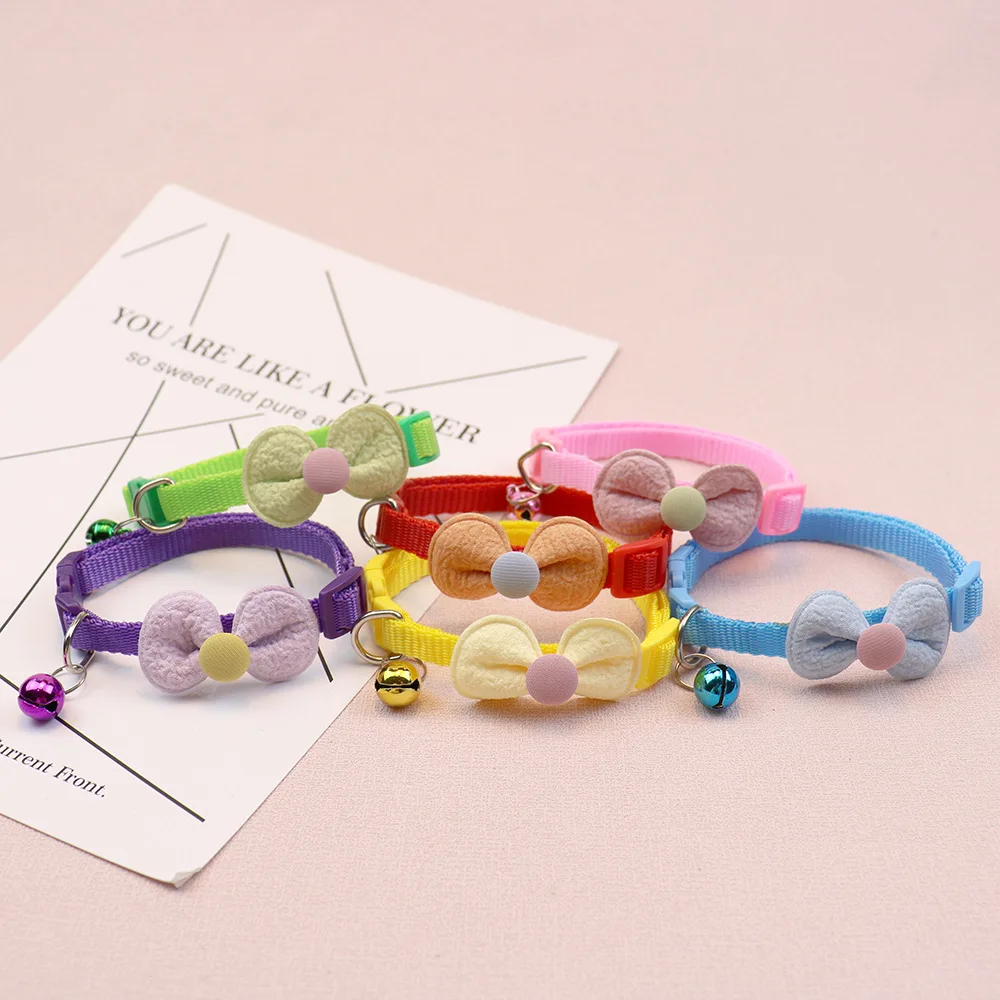 Collar ajustable con lazo y campana para perros y gatos pequeños - imagen 4
