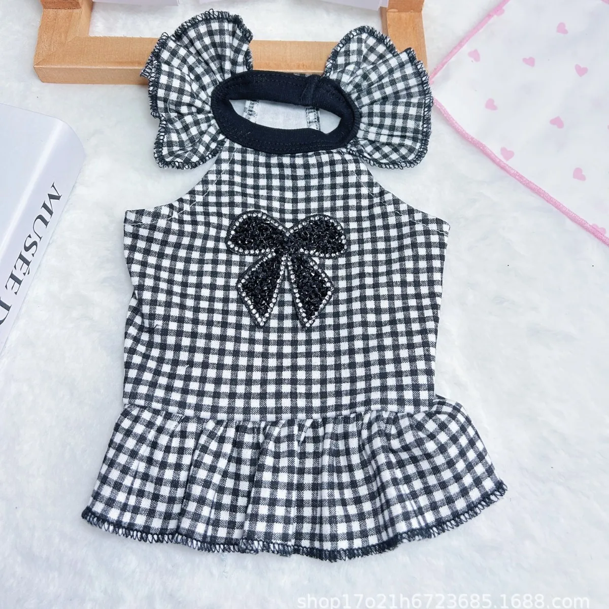 Vestido camisero a cuadros con lazo y volantes para perros pequeños - imagen 4