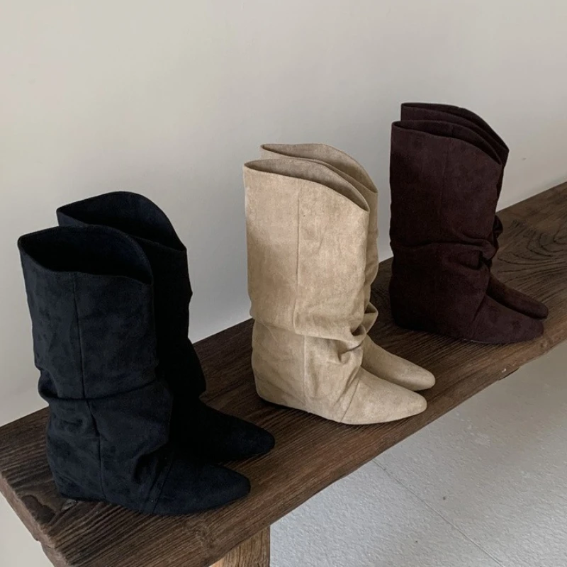 Botas Altas Vintage para Mujer con Plataforma y Punta Estrecha
