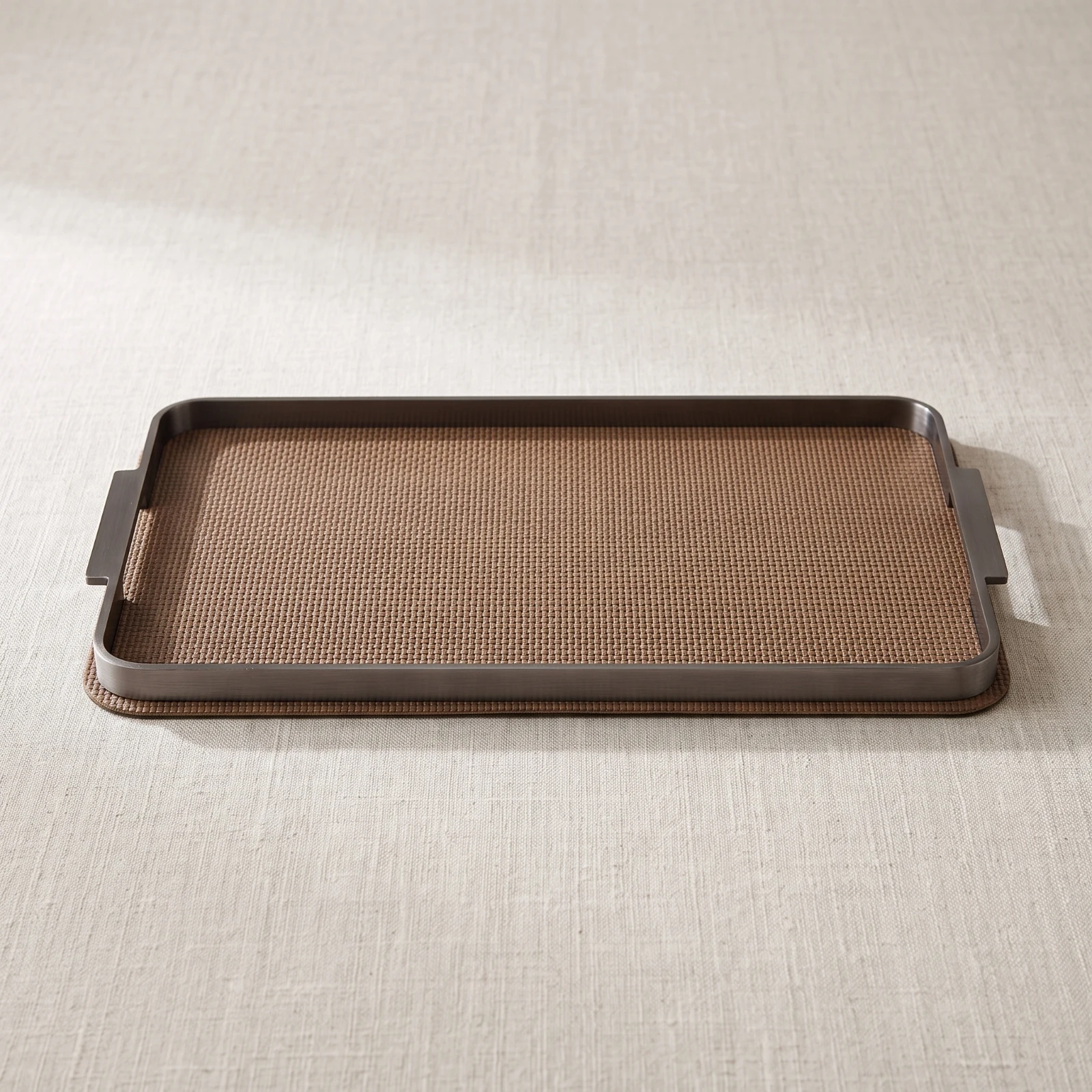 Bandeja Elegante de Acero Inoxidable – Textura Crin de Caballo, Delgada para Mesa y Baño - imagen 4