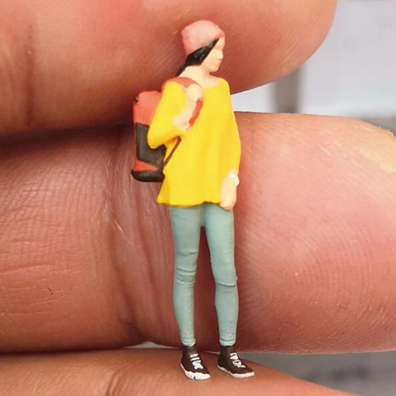 Figuras Miniatura 1:64 para Dioramas – Muñecas de Resina sin Pintar