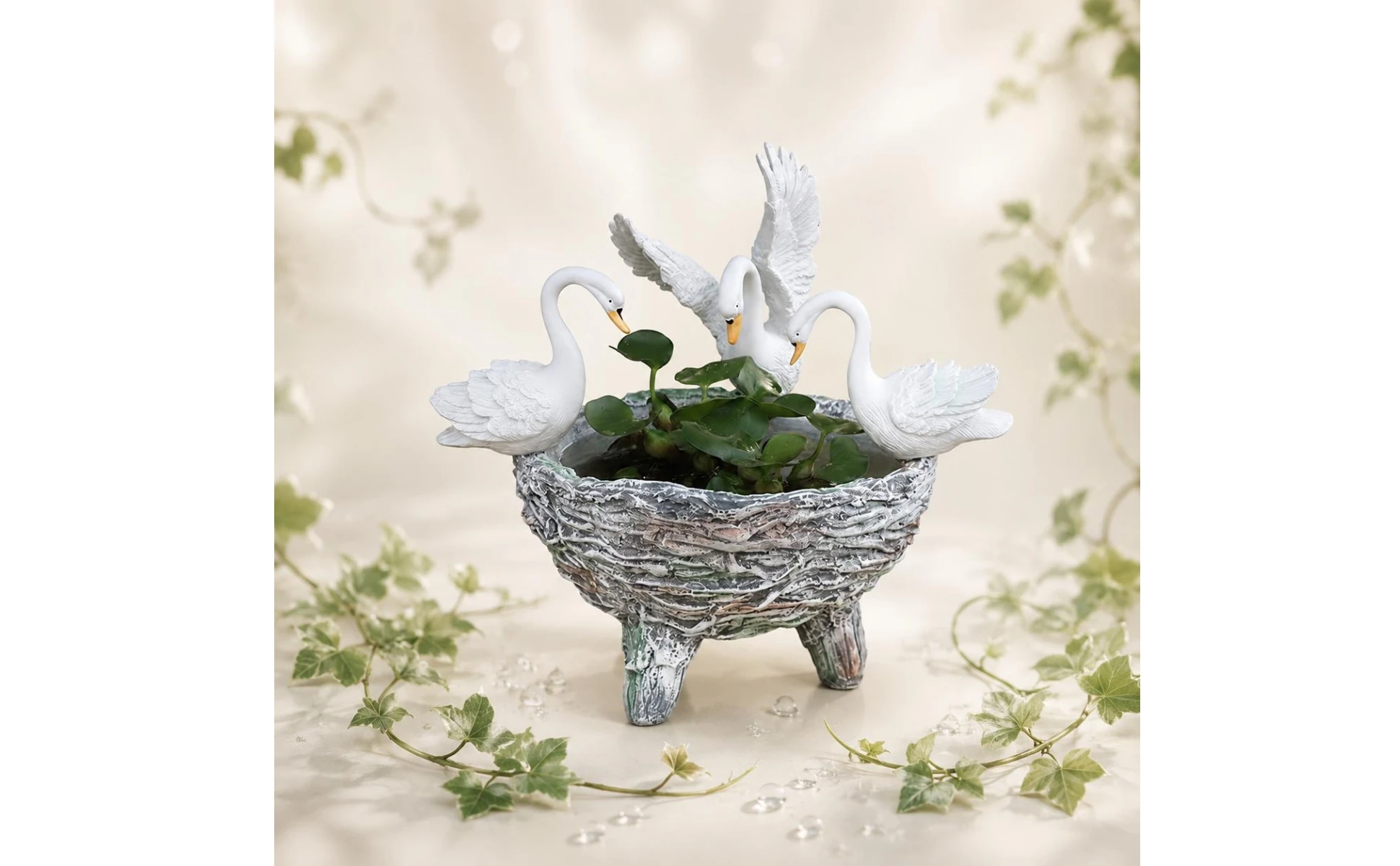 Detalle del cisne y la textura del acabado