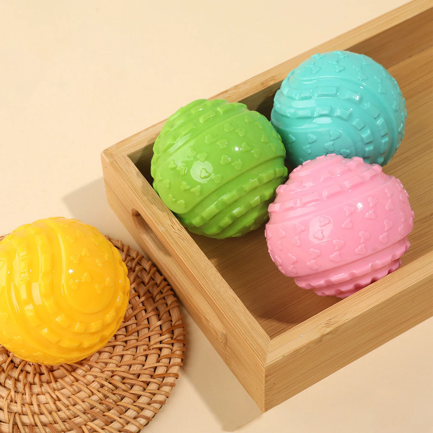Pelota juguete resistente para perros: alivia estrés y masticar - imagen 2