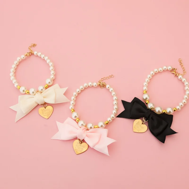 Collar de perlas para mascotas con diseño formal