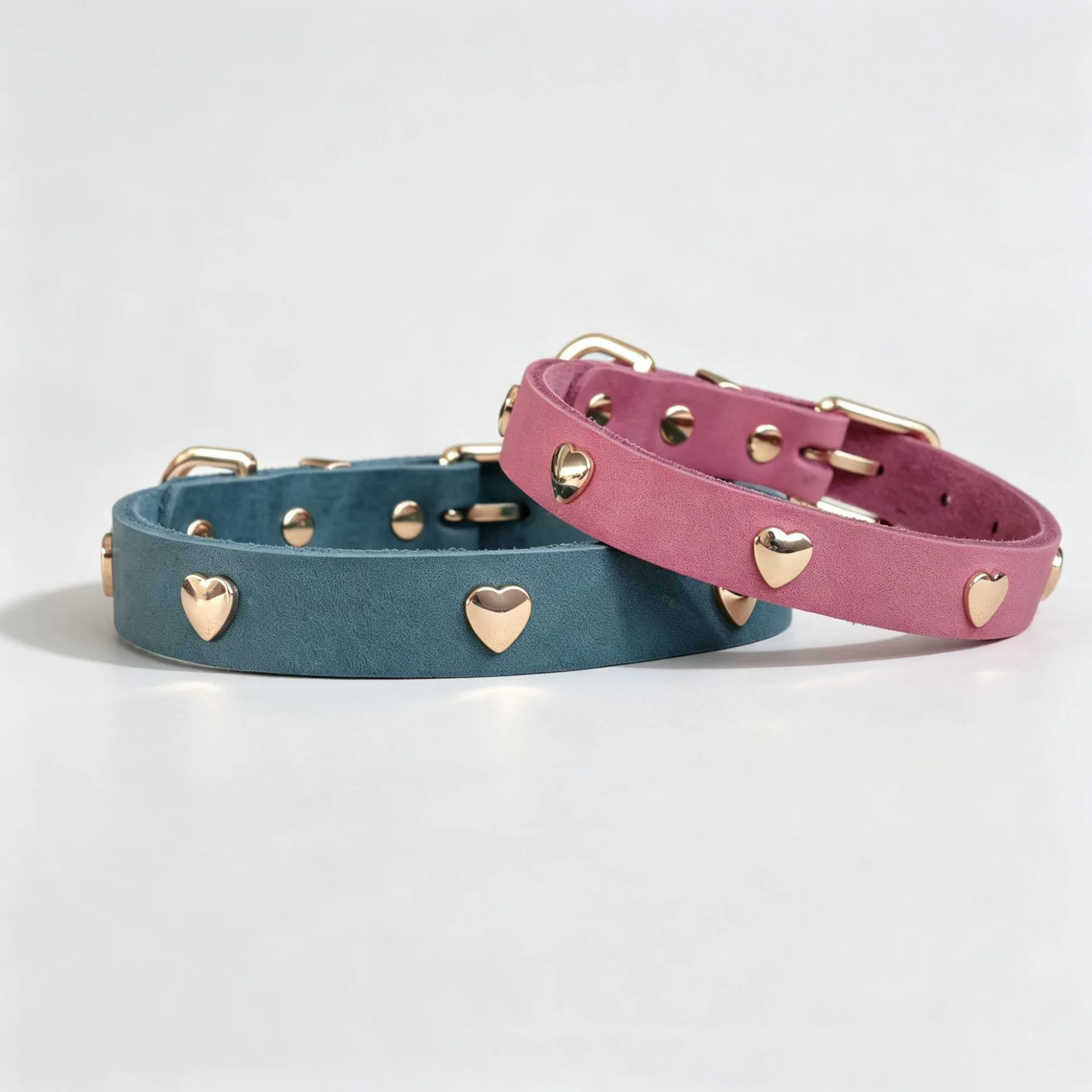 Collar perro cuero genuino ajustable con remaches corazón dorado - imagen 3