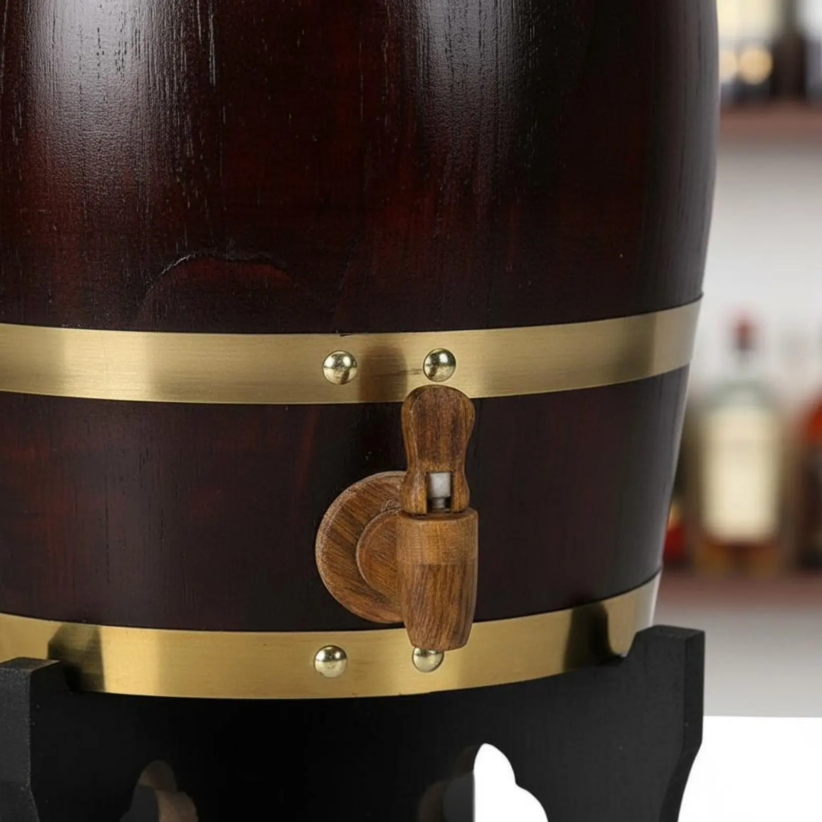 Dispensador de vino en barril de madera con grifo y soporte