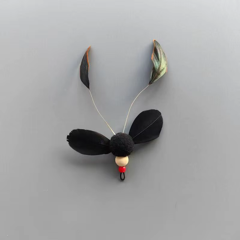 Accesorios para mascotas con plumas