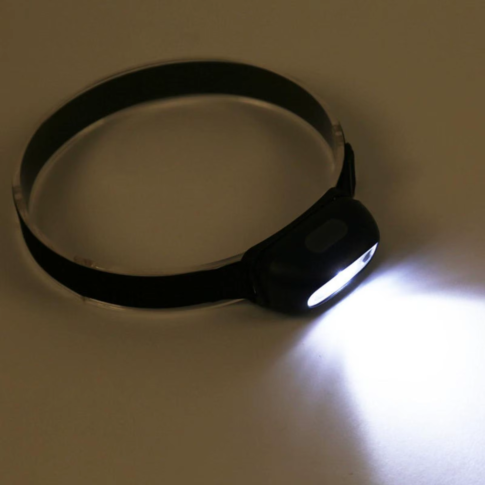 Faro LED recargable para pasear al perro – Impermeable y ajustable - imagen 3