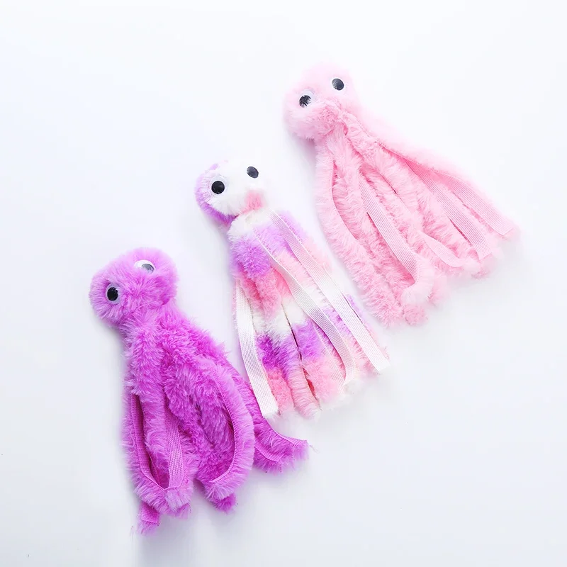 Mascota jugando con el pulpo