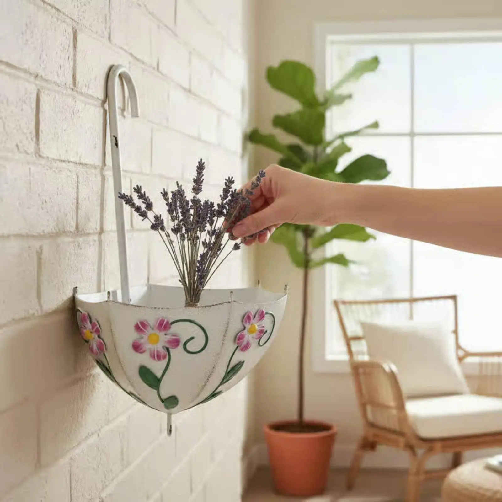 Canasta Colgante de Metal Decorativa – Organizador de Plantas para Jardín y Exterior - imagen 3