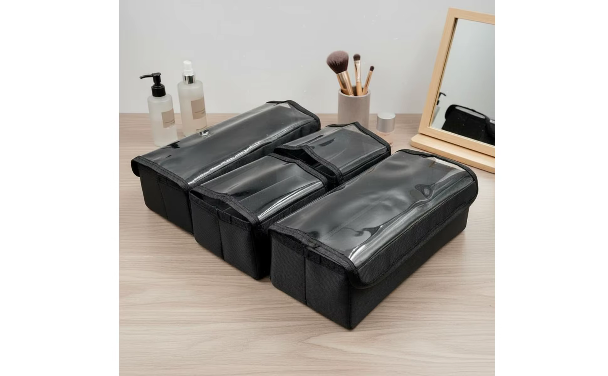 Tela impermeable y compartimentos