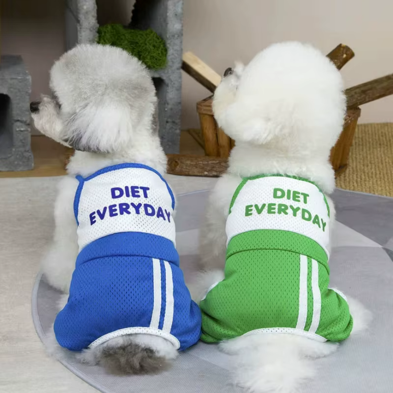 Mono de malla veraniego con tirantes para perros y gatos – Letras