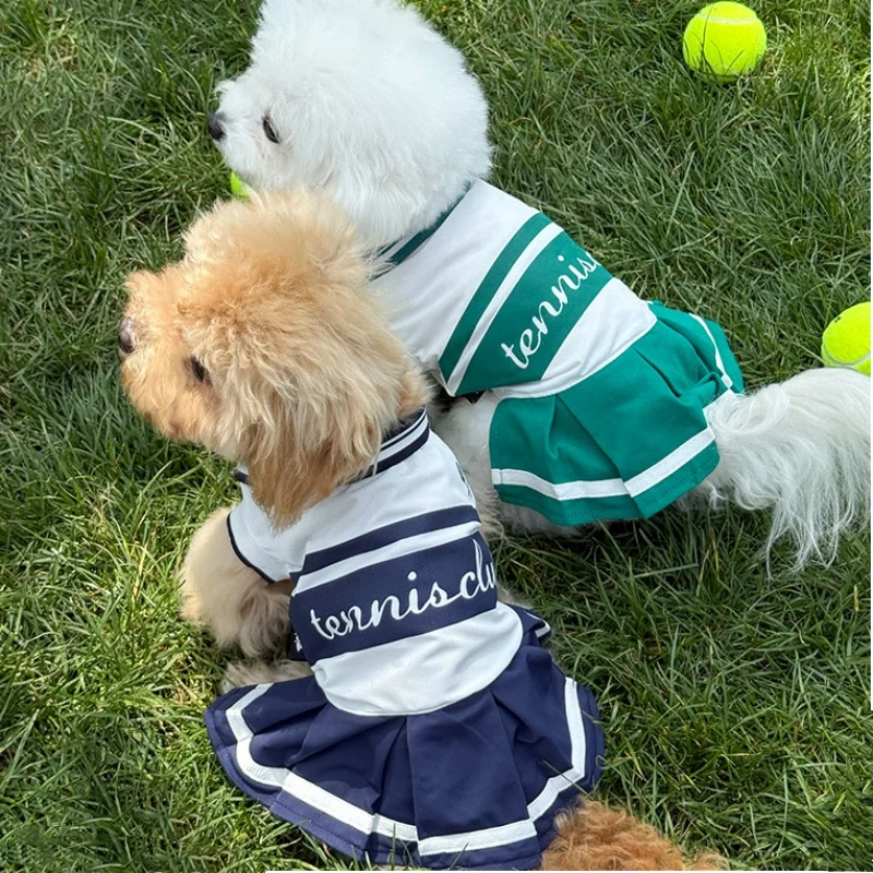 Vestido de tenis clásico para perros pequeños con falda plisada