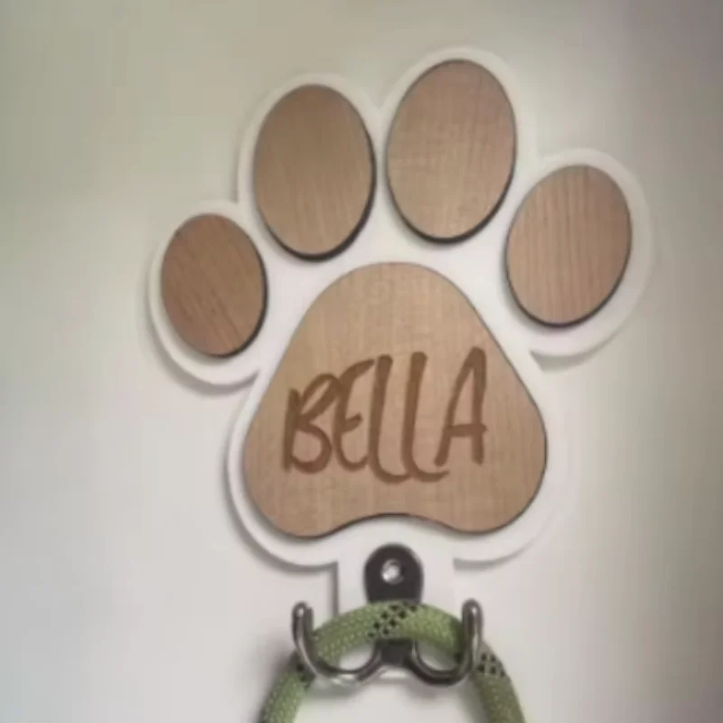Vista decorativa del colgador para accesorios de mascotas
