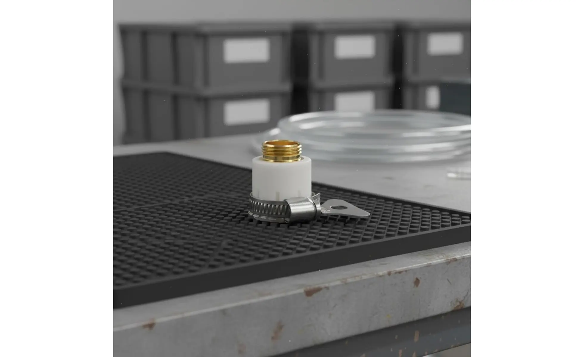 Conector rápido para manguera mostrando su construcción de aluminio y caucho