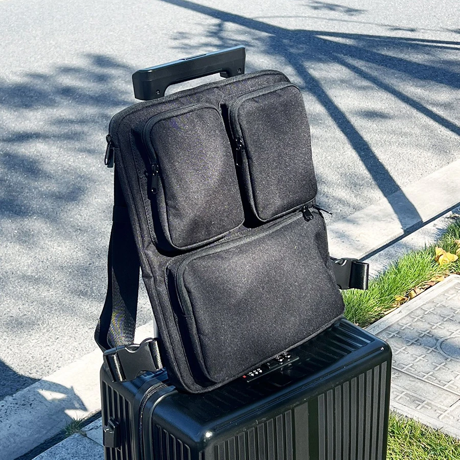 Vista del organizador para equipaje de mano y compartimentos