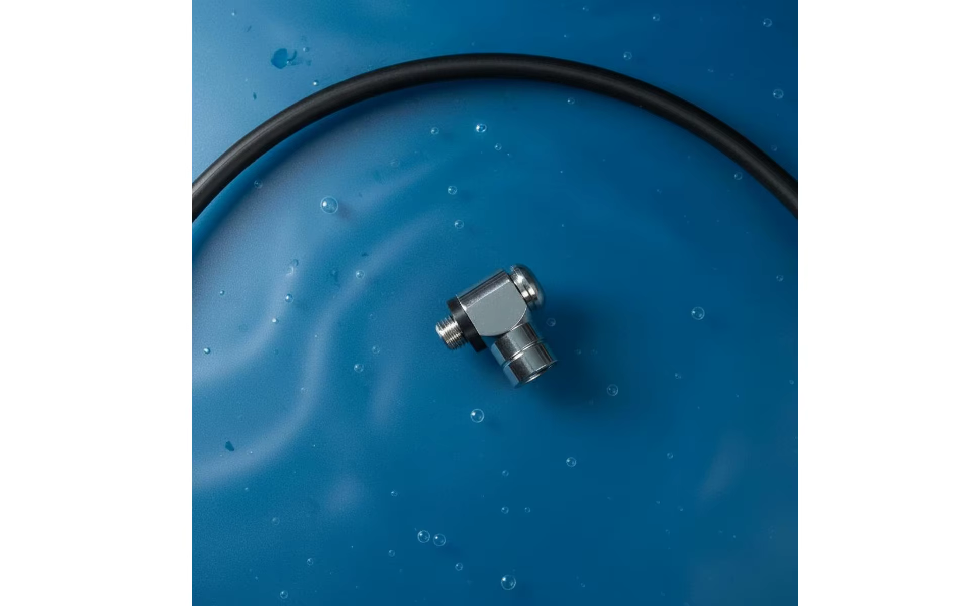 Adaptador giratorio de 90 grados para manguera subacuática