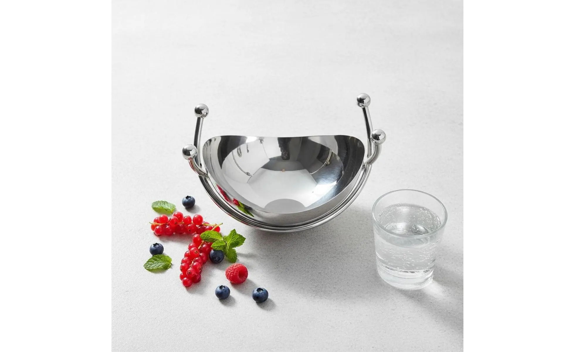 Frutero de acero inoxidable pulido con bandeja para aperitivos