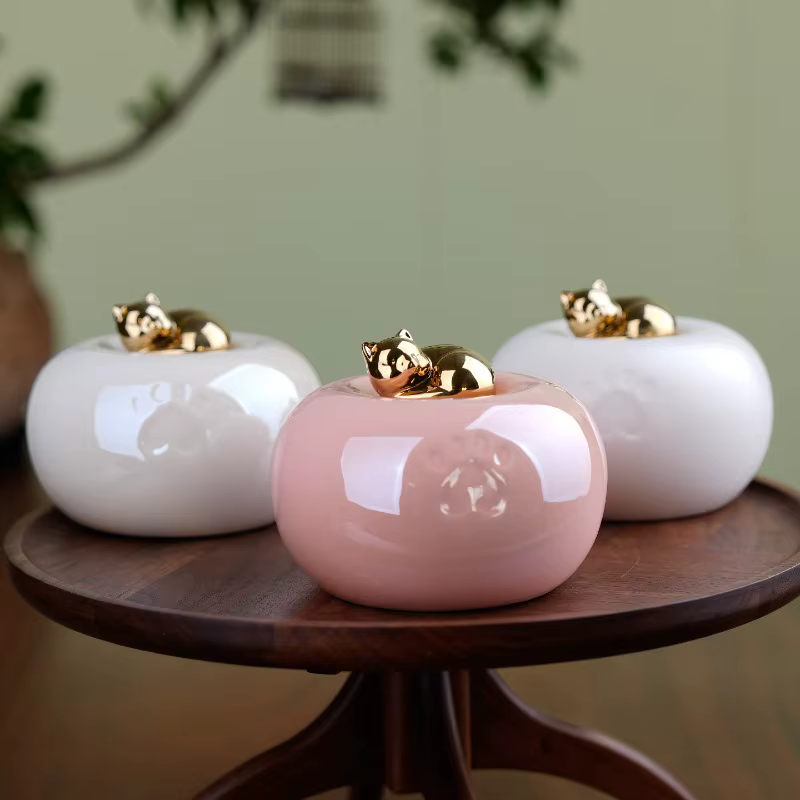 Urn Cerámica para Gatos – Contenedor de Cenizas Dorado Sellado - imagen 3