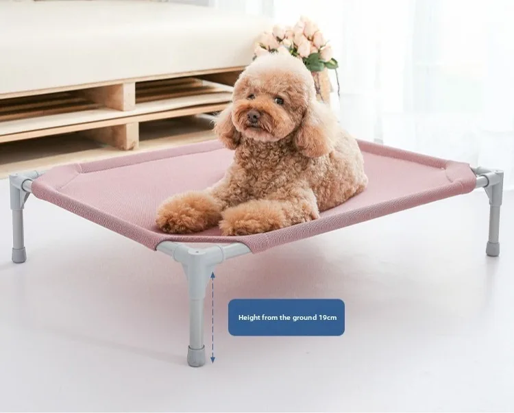 Cama de campamento para mascotas desmontada