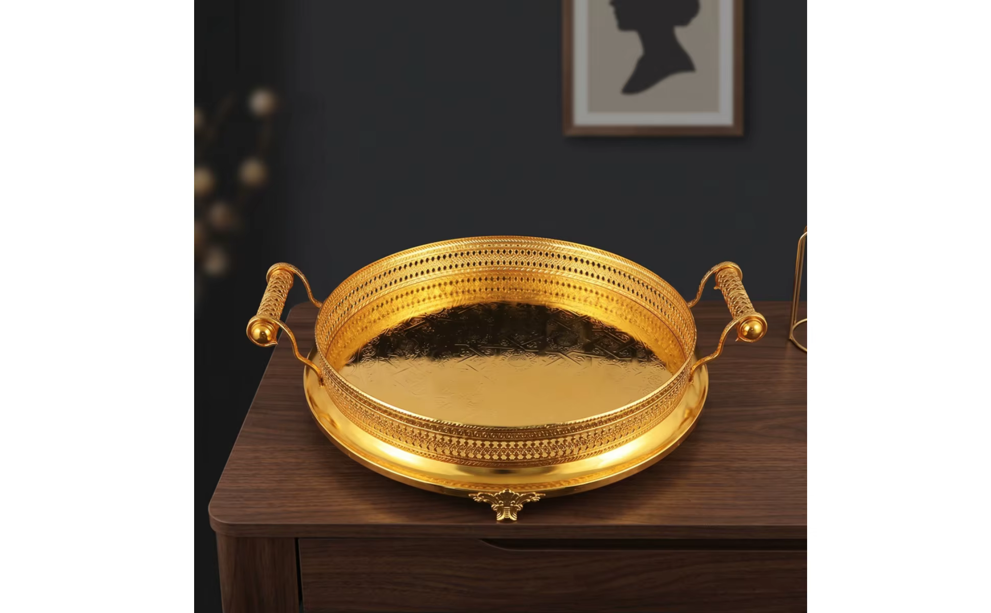 Bandeja decorativa metal perforado dorado