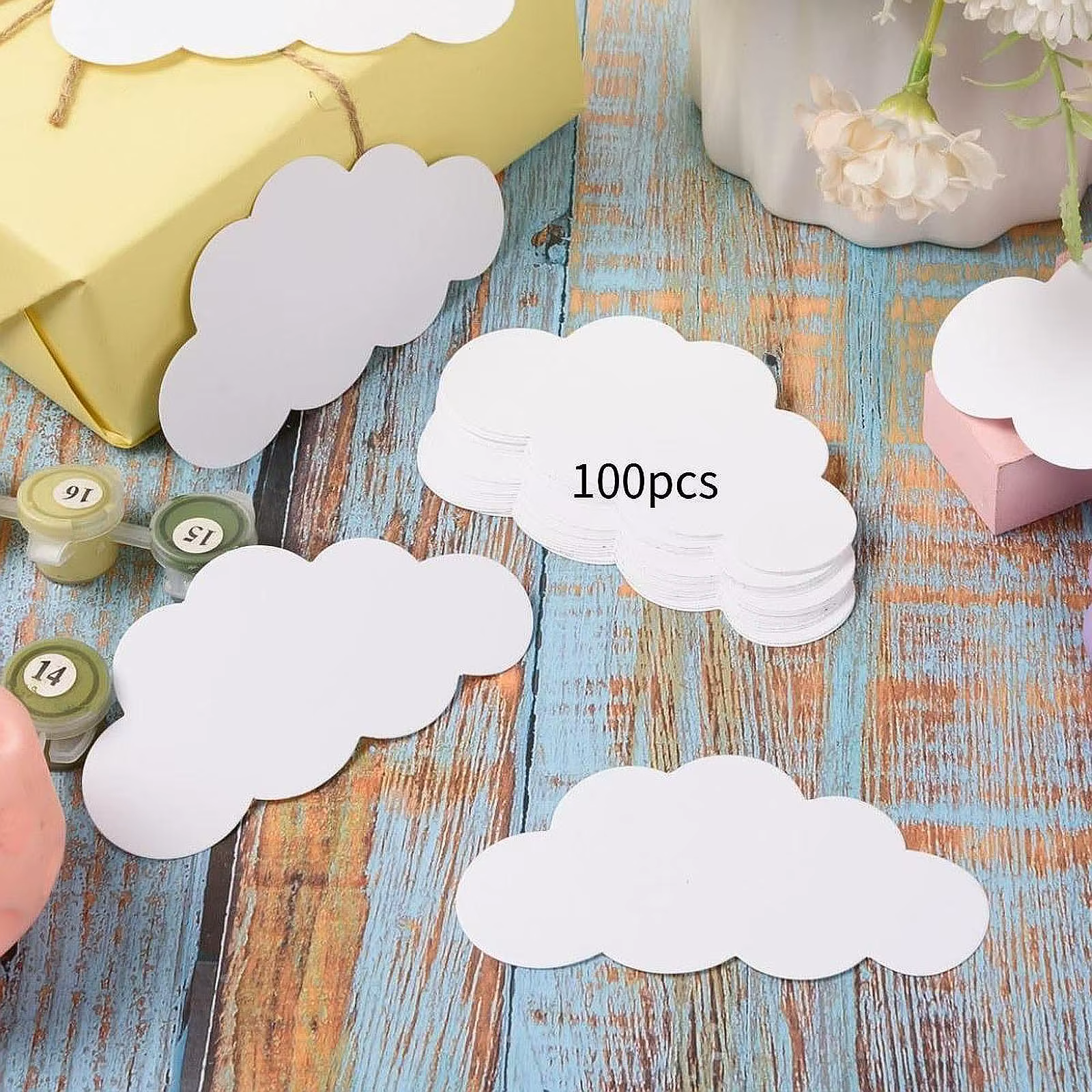 Decoración colgante de papel con nubes para gatos y perros en fiesta - imagen 2