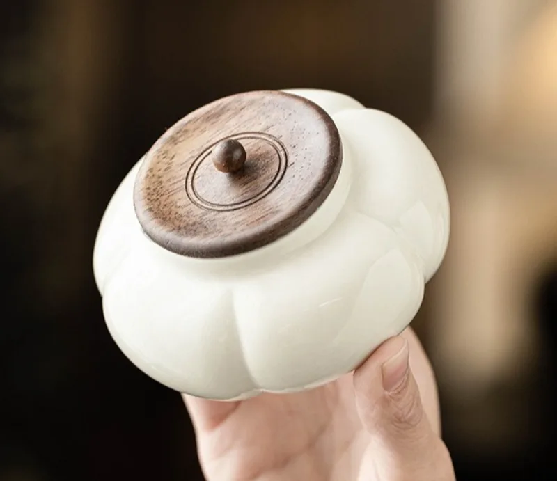 Vista lateral mostrando el sellado de la tapa