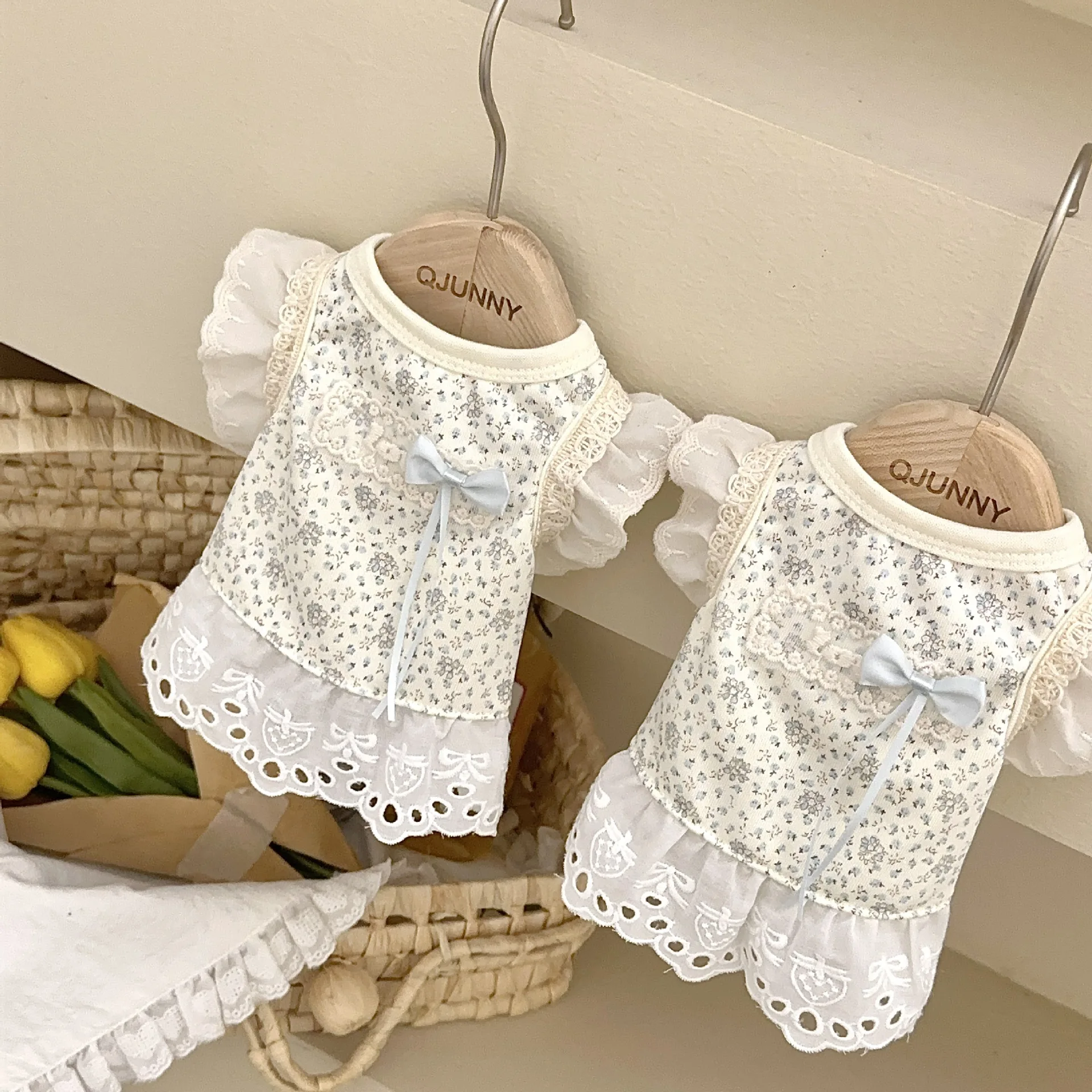 Chaleco floral con encaje, protección solar para perros y gatos - imagen 4