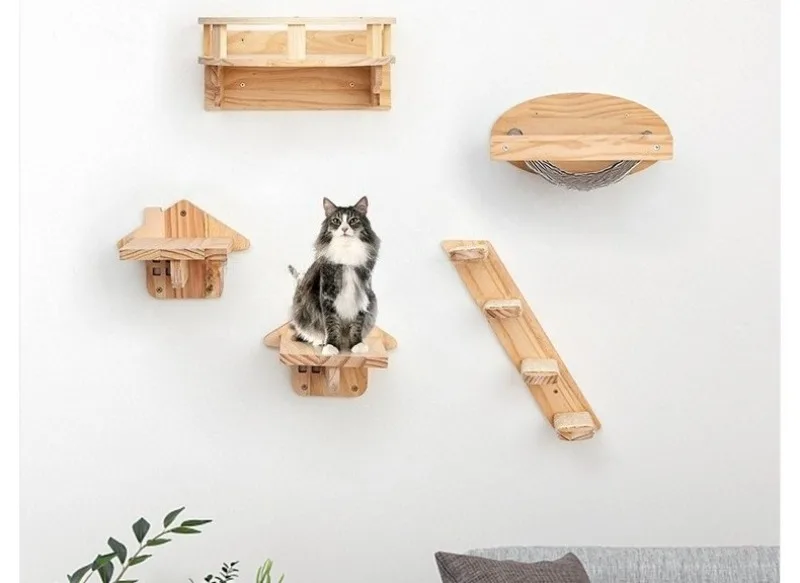 Escalera de sisal para gatos trepando