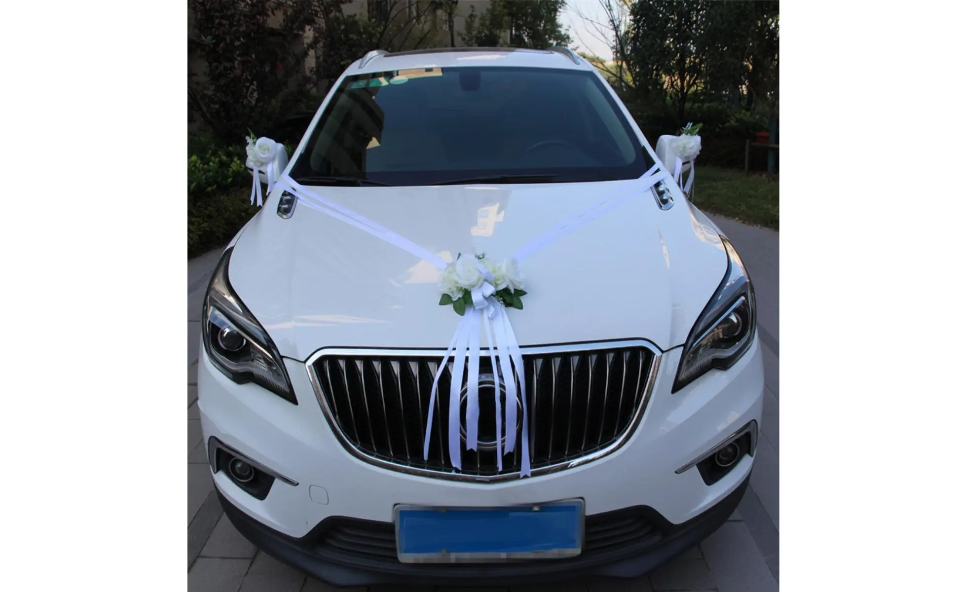 Set de decoración floral completo con rosas de seda para coche de boda