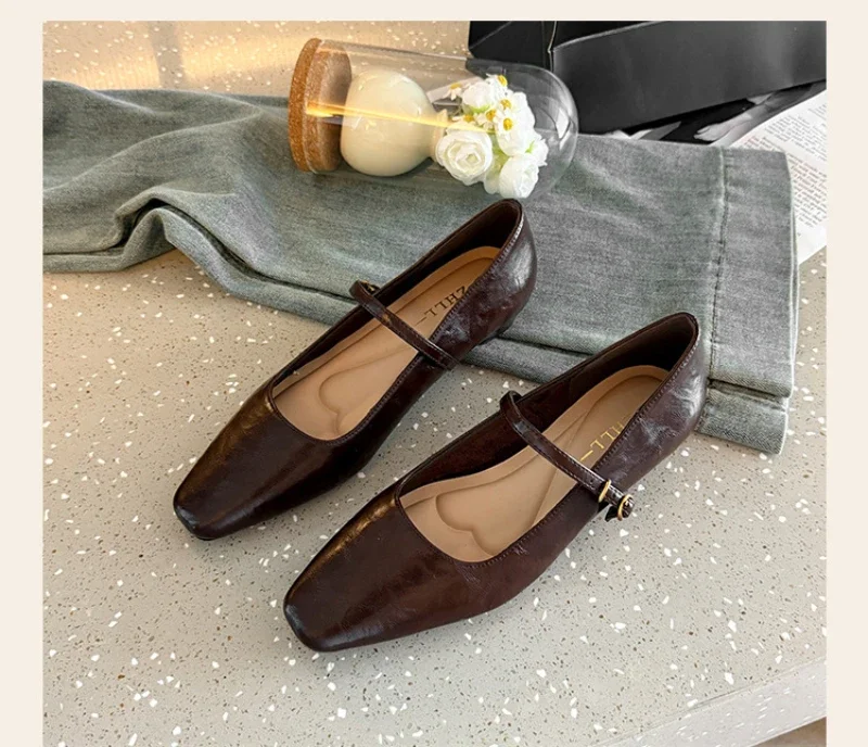 Zapatos Mary Jane con aspecto profesional