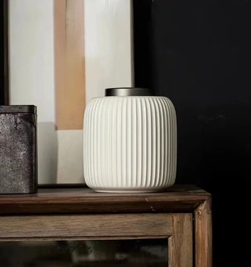 Detalle del diseño artístico de la urna