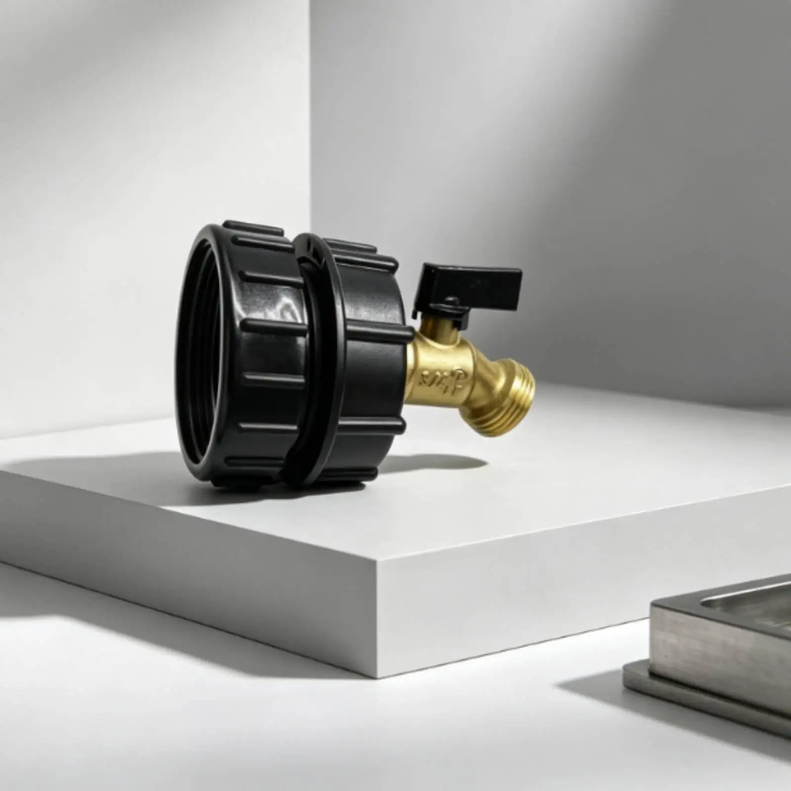 Adaptador IBC con grifo en ángulo – Conexión para contenedor de agua - imagen 2