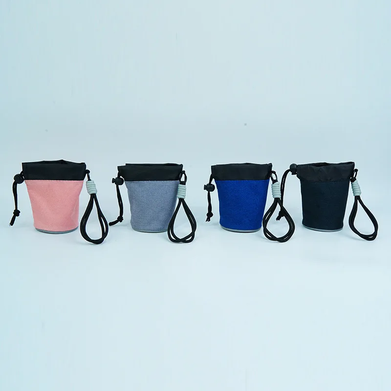 Dispensador portátil para bolsas de excrementos