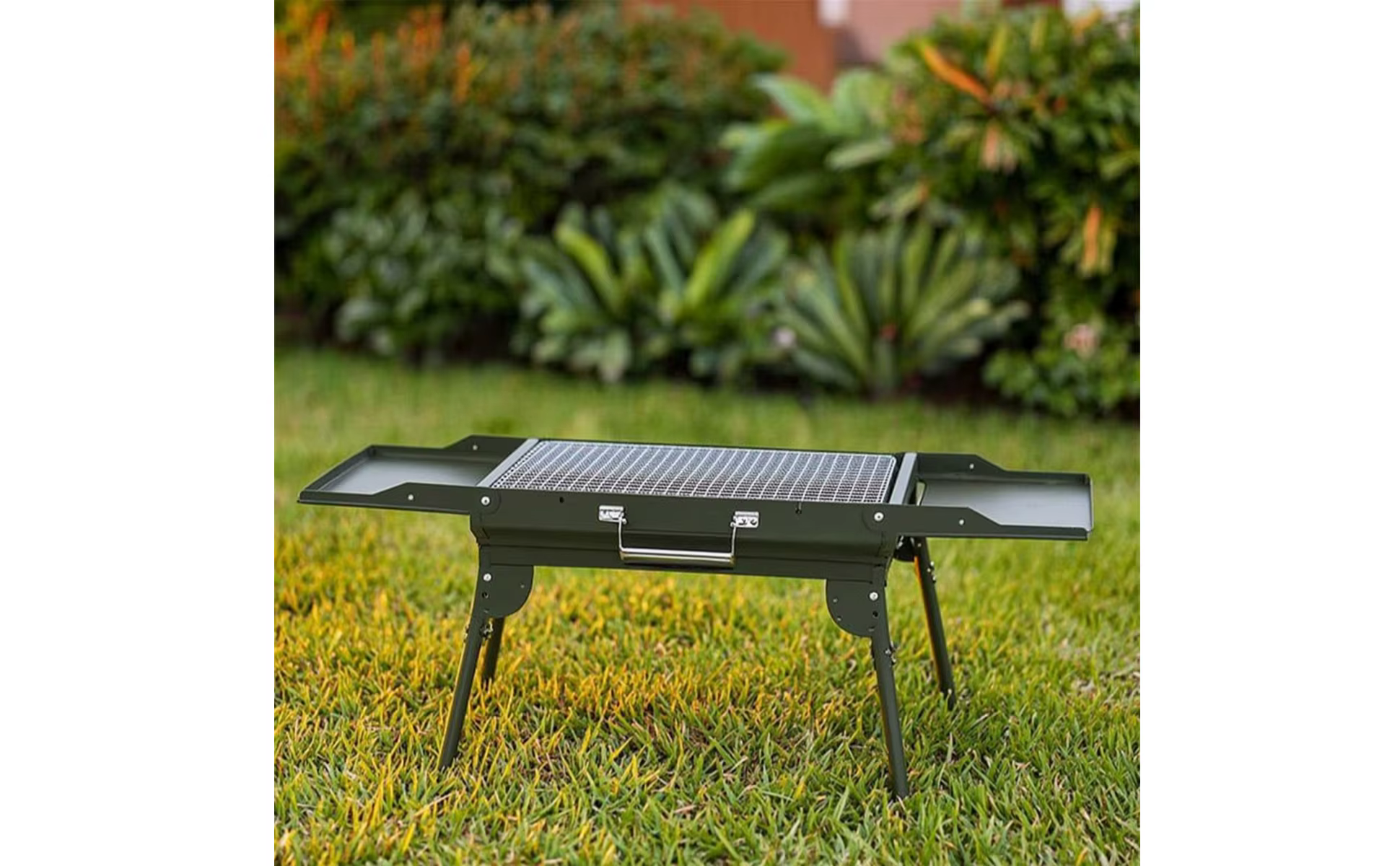 Parrilla de carbón portátil plegable con mesas laterales