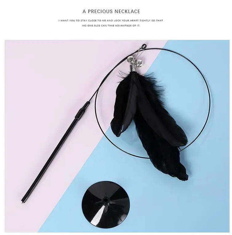 Detalle de plumas y alambre de acero