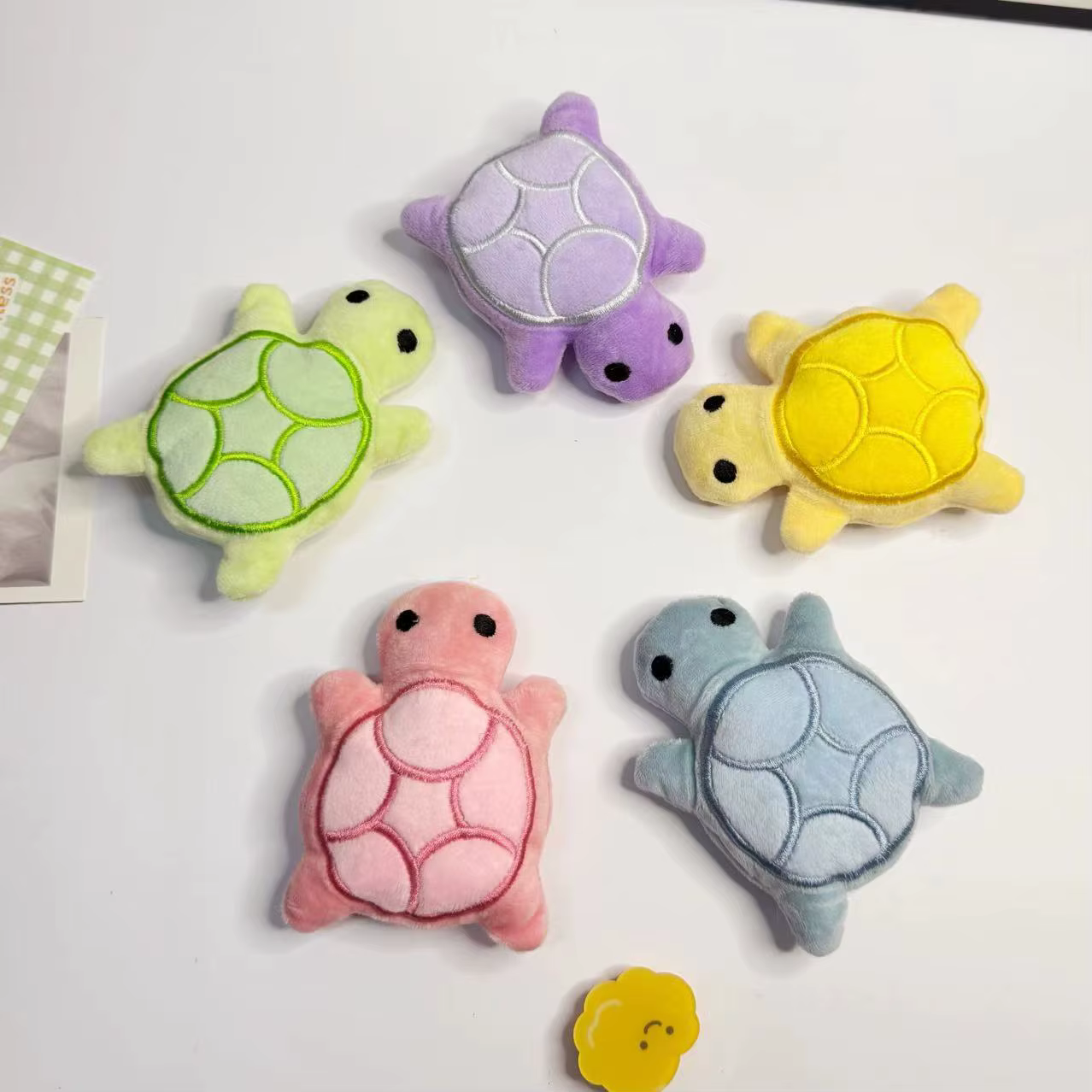 Juguete de peluche tortuga sonoro para perros – suave y dental - imagen 3