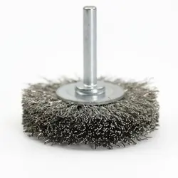 Cepillo de alambre rotativo para eliminar óxido en metal